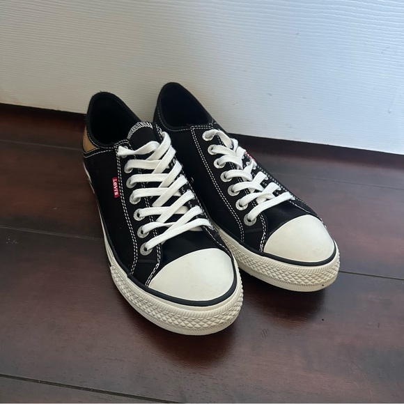 Size 9.5 Brand New Women’s Levi’s Stan Buck Low Top Black Canvas Shoes - Picture 1 of 10